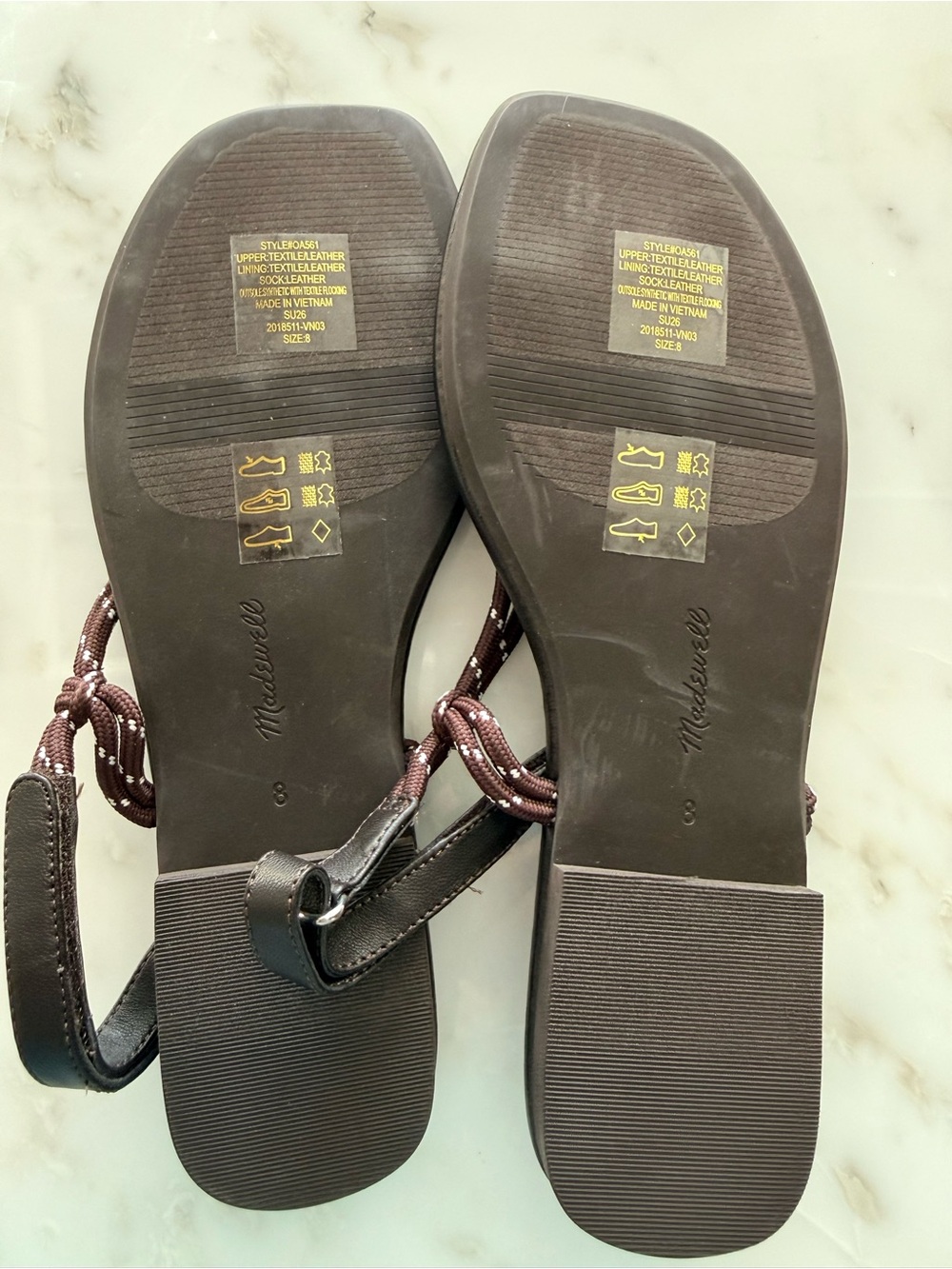 Madewell The Aliyah Thong Sandal in Paracord
Dark Carob $98 New Size 8 - Picture 5 of 7